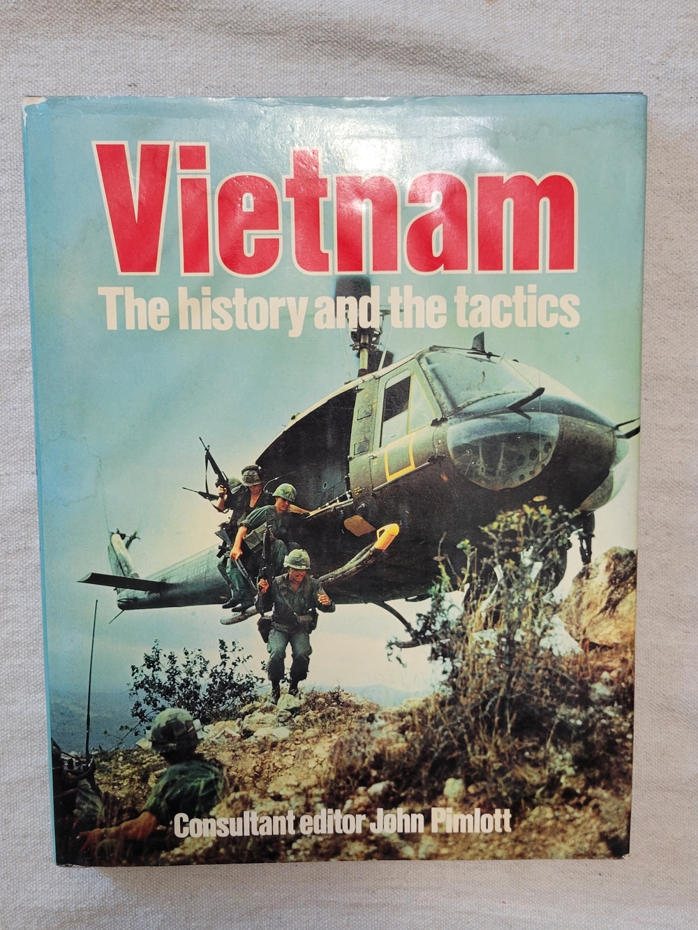 Vietnam: The History and the Tactics - Illustrated Military Book (Green, Red)